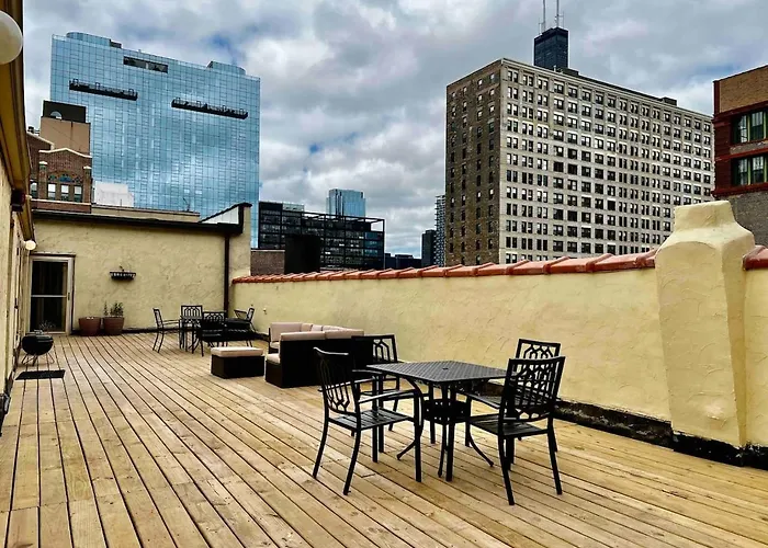 Downtown Penthouse I Vintage , Gym & Balcony #5 *