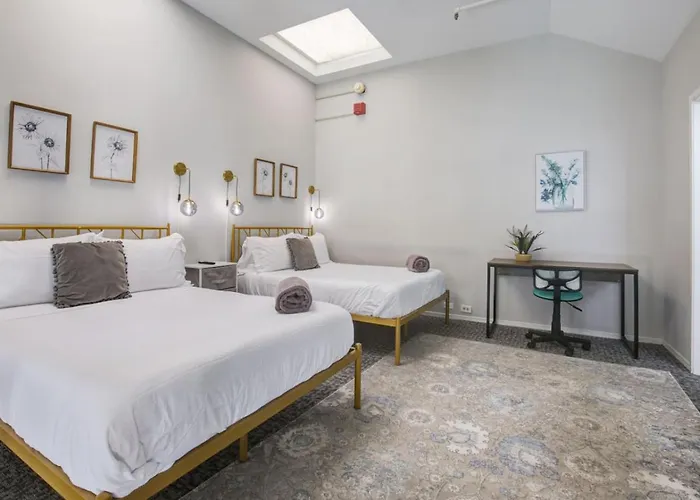 Апартаменты Downtown Penthouse I Vintage , Gym & Balcony #5 *